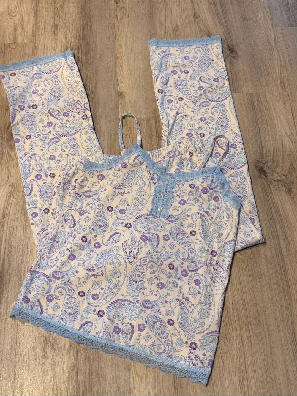 NWT SHABBY CHIC SMALL FLORAL PAJAMA
LOUNGE SET - Picture 2 of 8